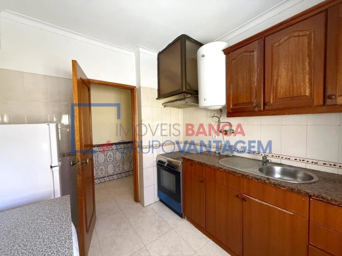 Apartamento T1 para Venda em Rio de Mouro Foto 3