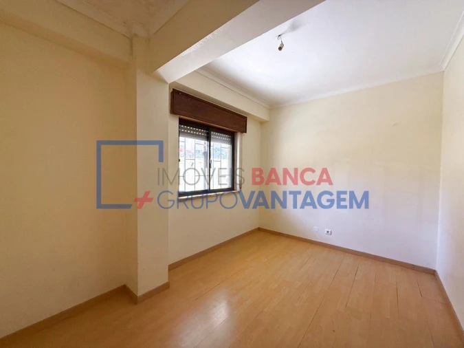 Apartamento T1 para Venda em Rio de Mouro Foto 5