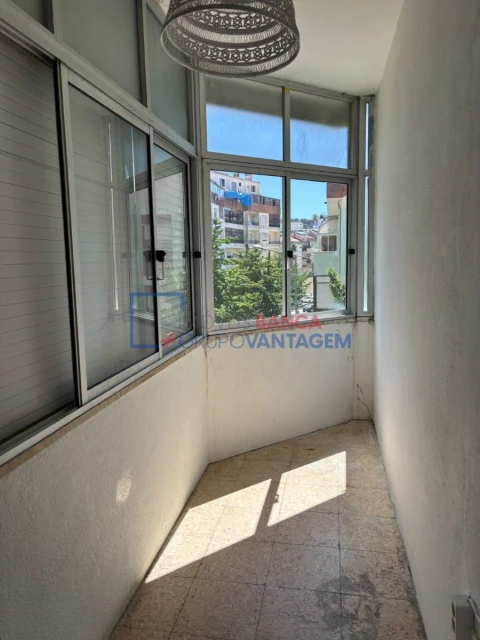 Apartamento T1 para Venda em Cacém e São Marcos