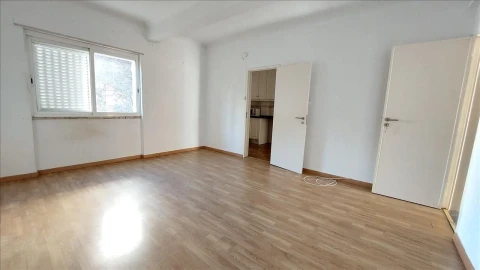 Apartamento T2 para Venda em Massamá e Monte Abraão