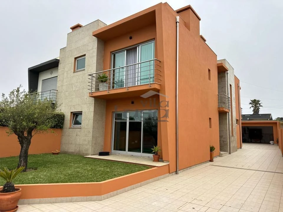 Moradia T3 para Venda em Arvore Foto 1
