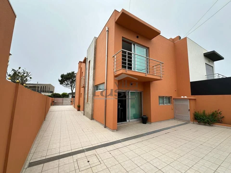 Moradia T3 para Venda em Arvore Foto 4