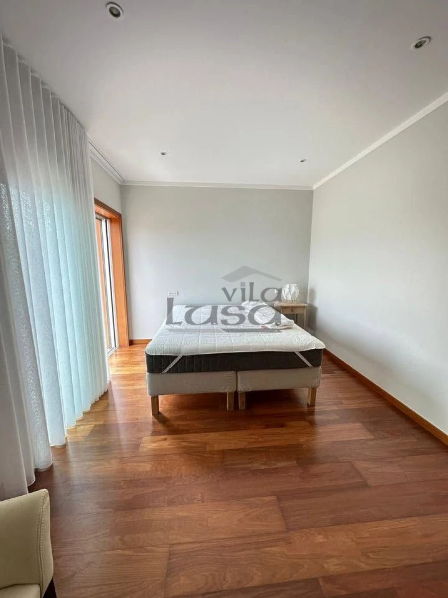 Moradia T3 para Venda em Arvore Foto 11