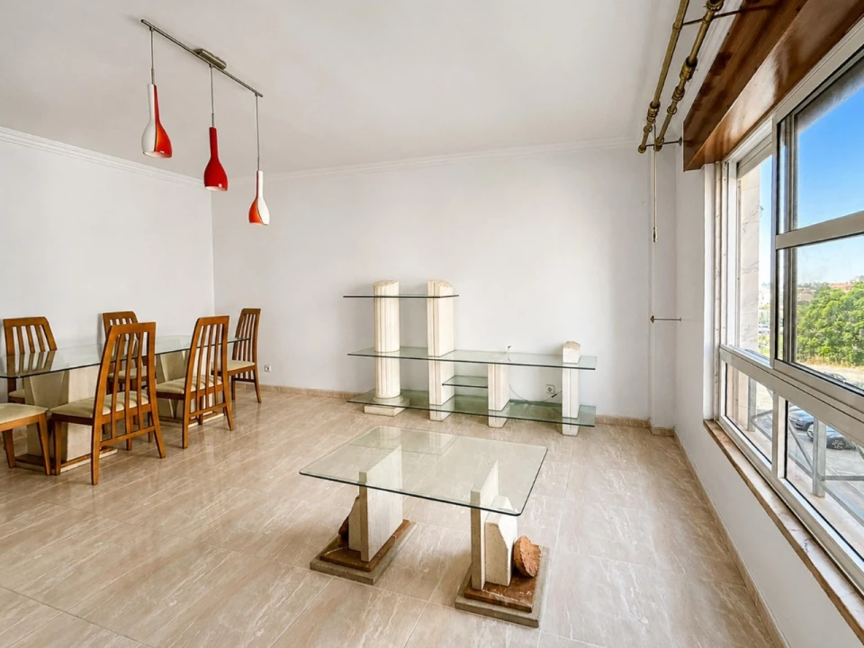 Apartamento T2 para Venda em Algueirão-Mem Martins Foto 4