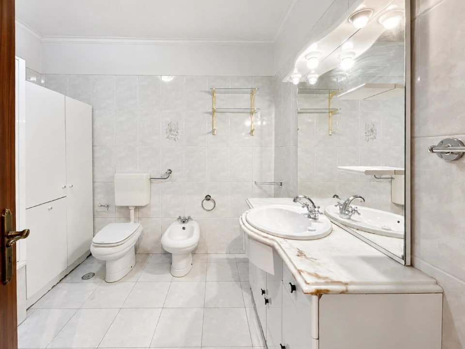 Apartamento T2 para Venda em Algueirão-Mem Martins Foto 14
