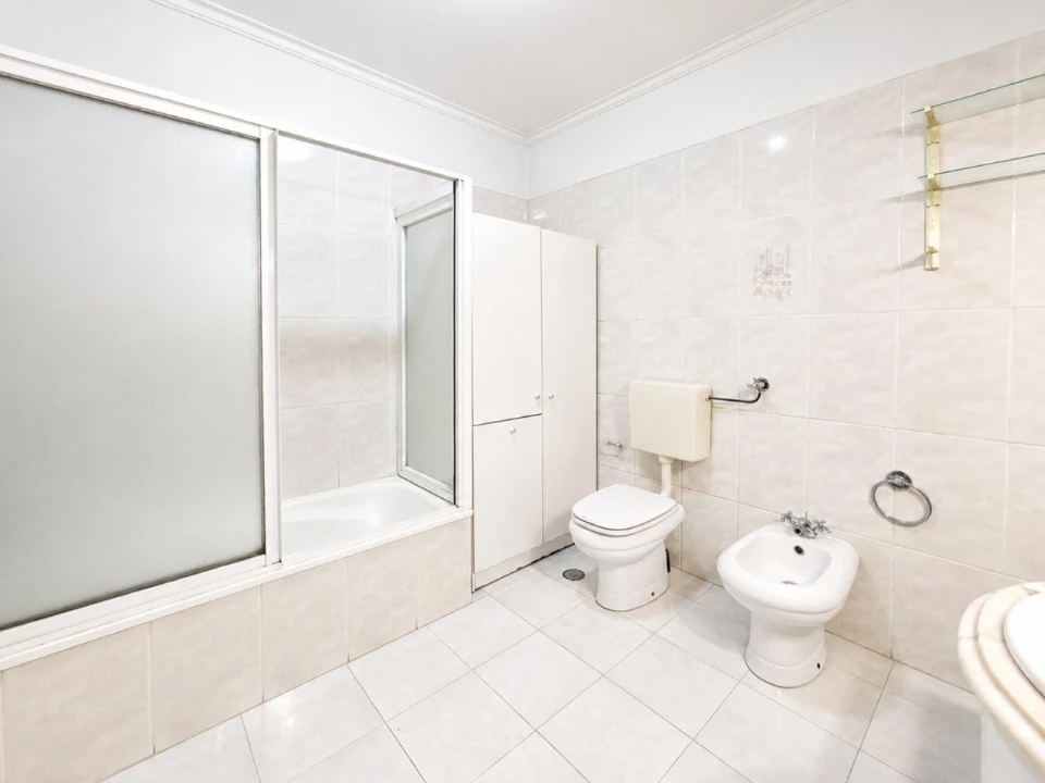 Apartamento T2 para Venda em Algueirão-Mem Martins Foto 15
