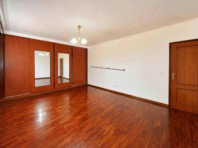 Apartamento T2 para Venda em Algueirão-Mem Martins Foto 13