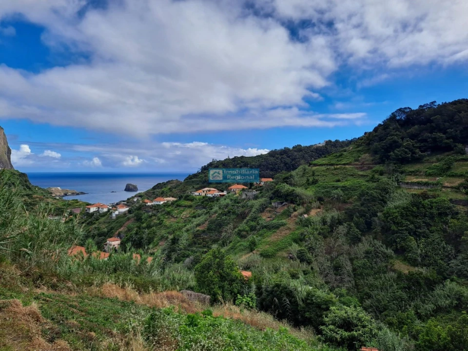 Terreno para Venda em Porto da Cruz Foto 1