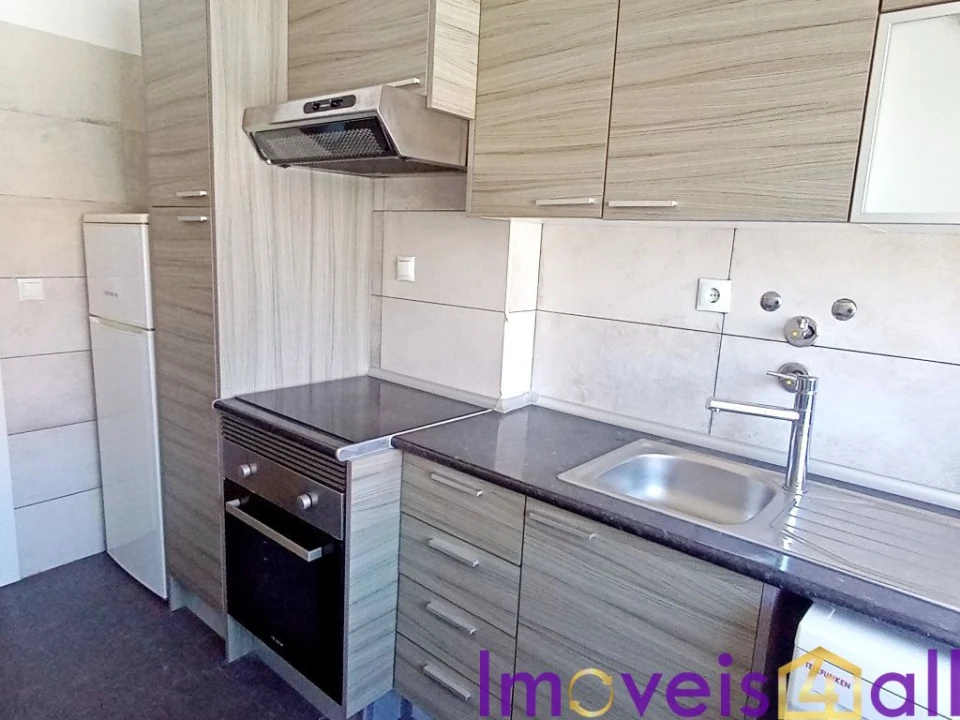 Apartamento T1 para Venda em Queluz e Belas Foto 17