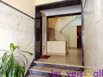 Apartamento T1 para Venda em Queluz e Belas