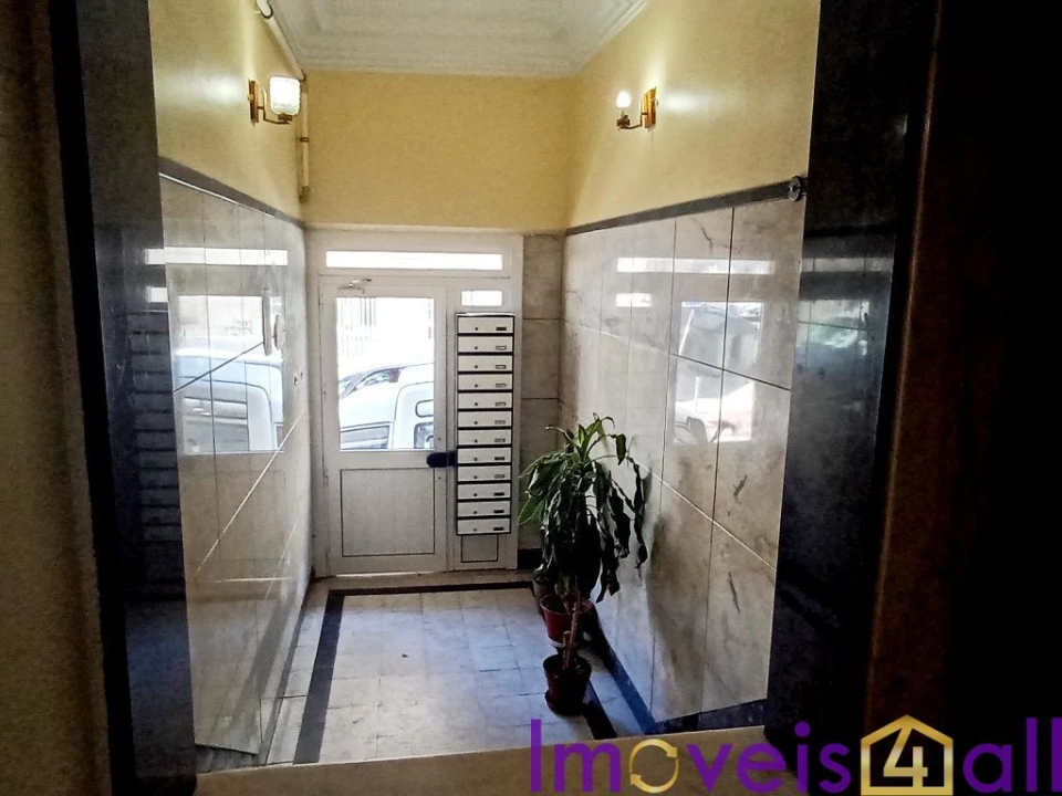 Apartamento T1 para Venda em Queluz e Belas Foto 24