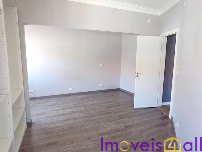 Apartamento T1 para Venda em Queluz e Belas Foto 11