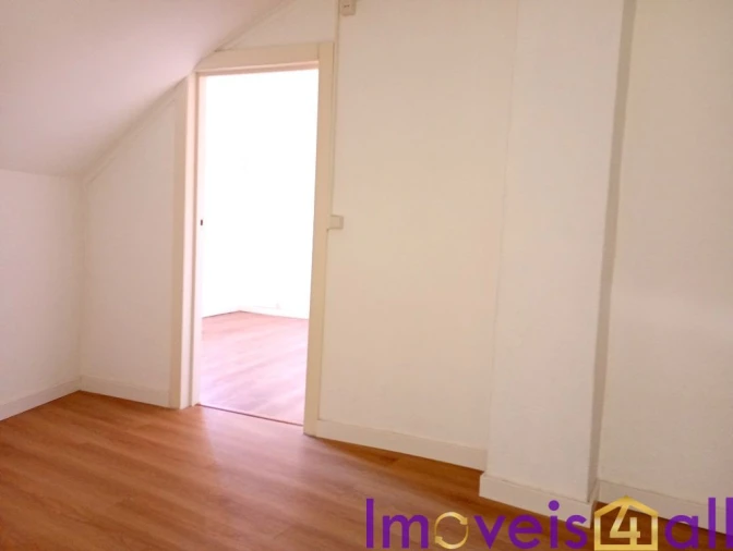 Apartamento T1 para Venda em Queluz e Belas Foto 23
