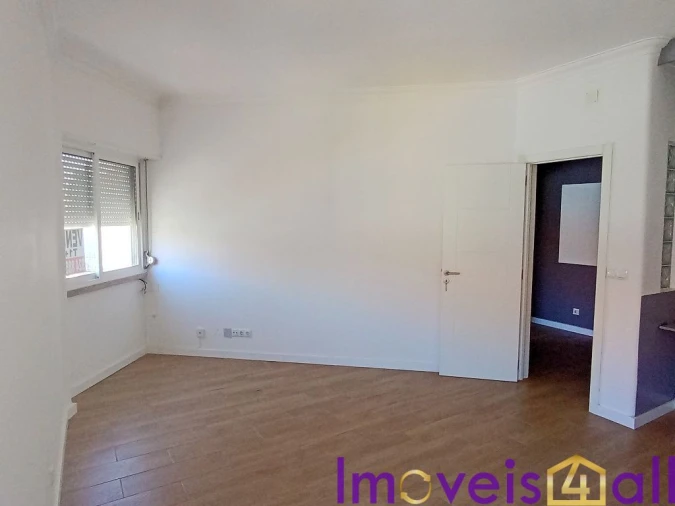 Apartamento T1 para Venda em Queluz e Belas Foto 8