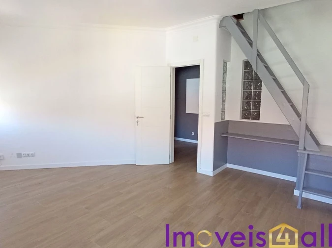 Apartamento T1 para Venda em Queluz e Belas Foto 12
