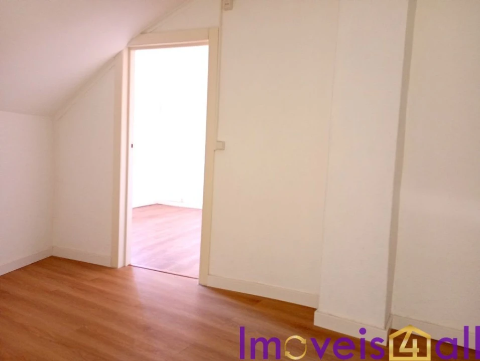 Apartamento T1 para Venda em Queluz e Belas Foto 23