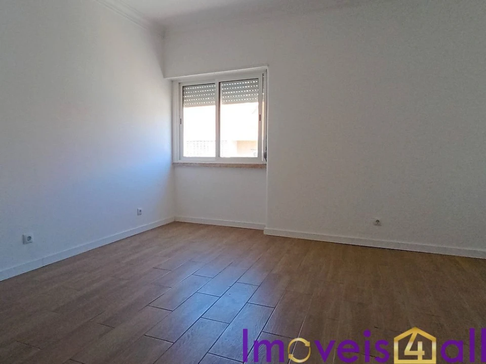 Apartamento T1 para Venda em Queluz e Belas Foto 10