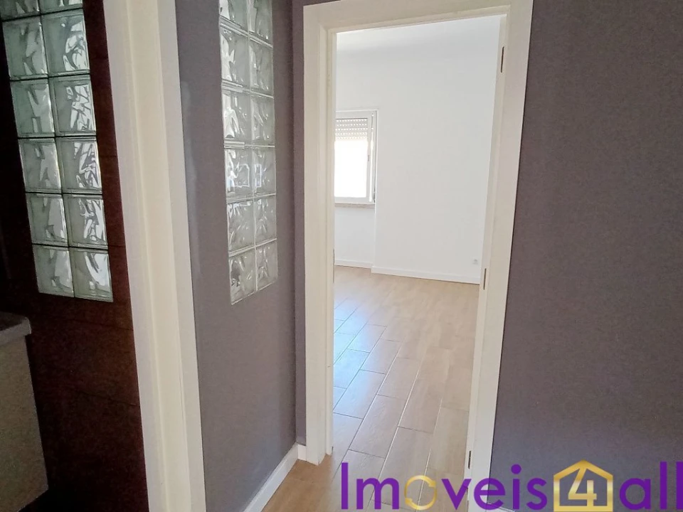 Apartamento T1 para Venda em Queluz e Belas Foto 7