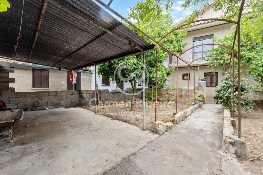 Moradia T4 para Venda em Tamengos, Aguim e Óis do Bairro Foto 4