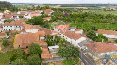 Moradia T4 para Venda em Tamengos, Aguim e Óis do Bairro