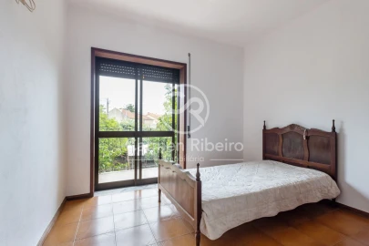 Moradia T4 para Venda em Tamengos, Aguim e Óis do Bairro