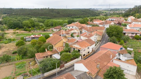 Moradia T4 para Venda em Tamengos, Aguim e Óis do Bairro