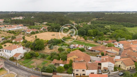 Moradia T4 para Venda em Tamengos, Aguim e Óis do Bairro