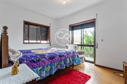 Moradia T4 para Venda em Tamengos, Aguim e Óis do Bairro