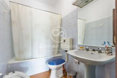 Moradia T4 para Venda em Tamengos, Aguim e Óis do Bairro
