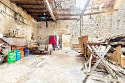 Moradia T4 para Venda em Tamengos, Aguim e Óis do Bairro