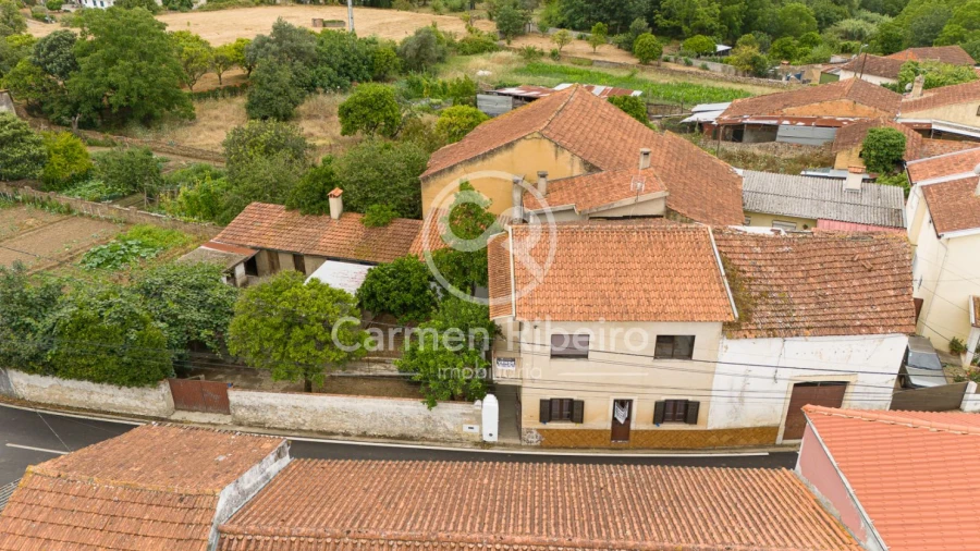 Moradia T4 para Venda em Tamengos, Aguim e Óis do Bairro