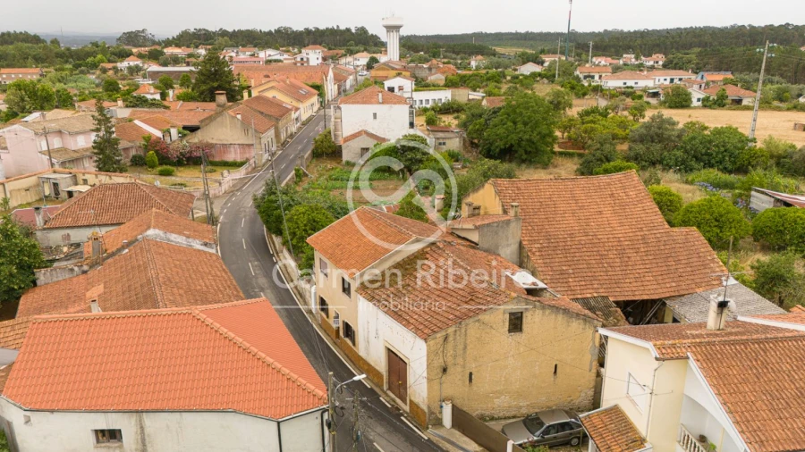 Moradia T4 para Venda em Tamengos, Aguim e Óis do Bairro