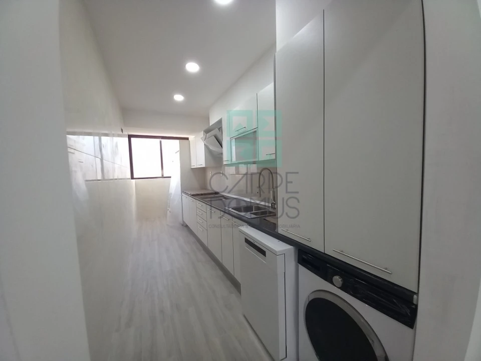 Apartamento T3 para Venda em Costa da Caparica Foto 13