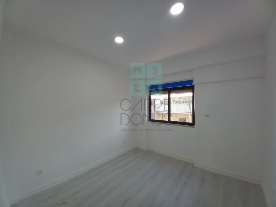 Apartamento T3 para Venda em Costa da Caparica Foto 25