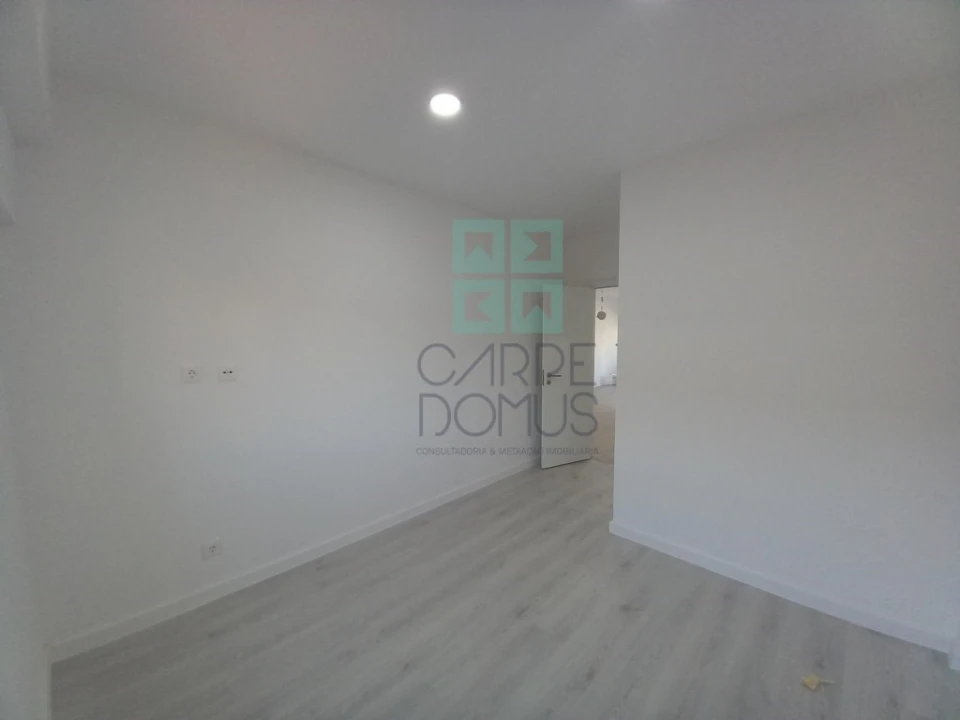 Apartamento T3 para Venda em Costa da Caparica Foto 26