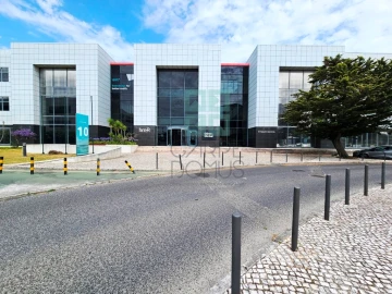 Escritório para Arrendamento em Santa Maria e São Miguel, São Martinho, São Pedro Penaferrim