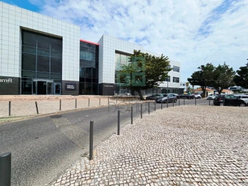 Escritório para Arrendamento em Santa Maria e São Miguel, São Martinho, São Pedro Penaferrim