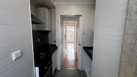 Apartamento T2 para Arrendamento em Misericórdia
