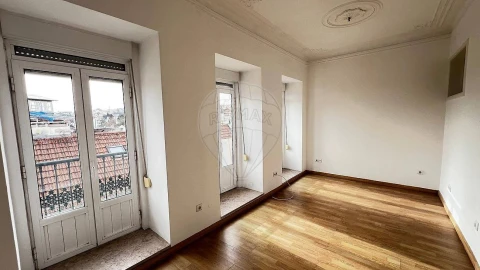 Apartamento T2 para Arrendamento em Misericórdia