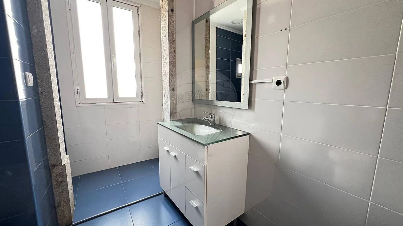 Apartamento T2 para Arrendamento em Misericórdia Foto 13
