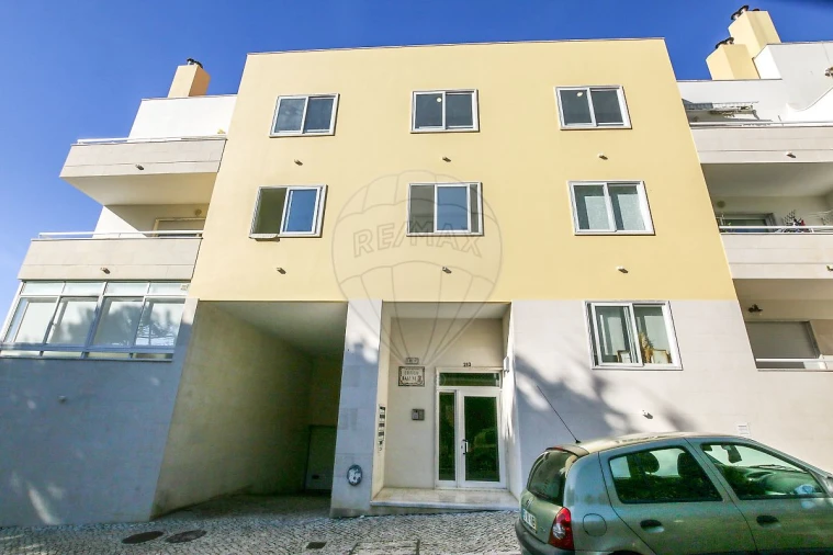 Apartamento T1 para Venda em Carcavelos e Parede Foto 15