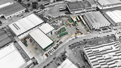 Armazém para Venda em Romeira e Várzea