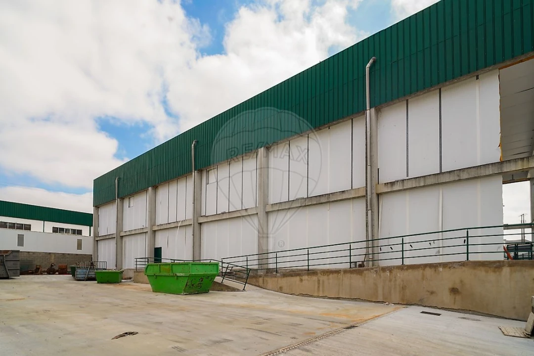Armazém para Venda em Romeira e Várzea Foto 1