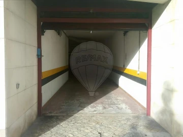 Garagem para Venda em Agualva e Mira-Sintra