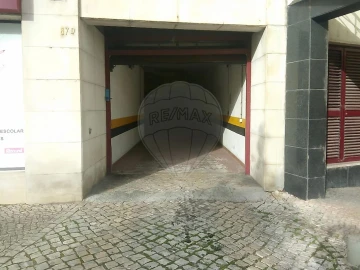 Garagem para Venda em Agualva e Mira-Sintra