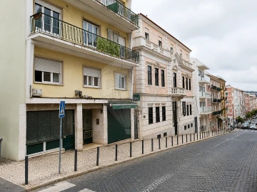 Loja para Arrendamento em Arroios