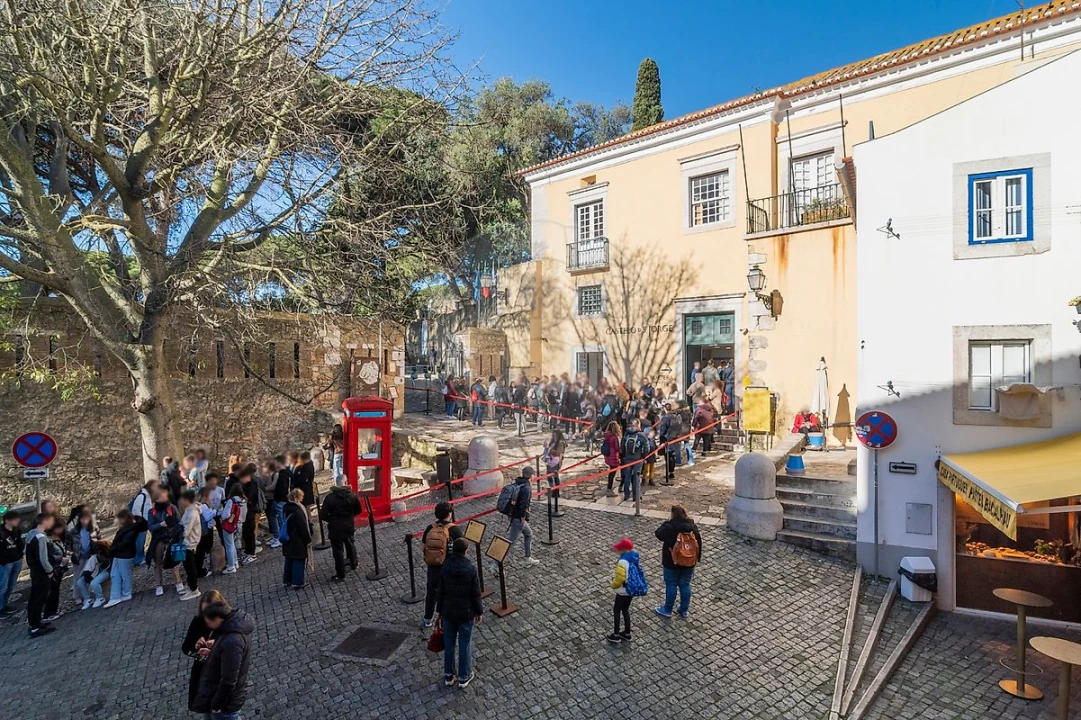 Apartamento T1 para Arrendamento em Santa Maria Maior Foto 9