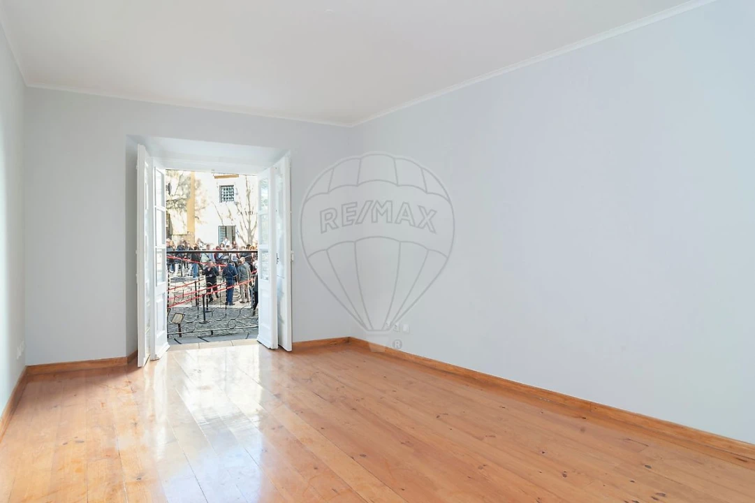 Apartamento T1 para Arrendamento em Santa Maria Maior Foto 3