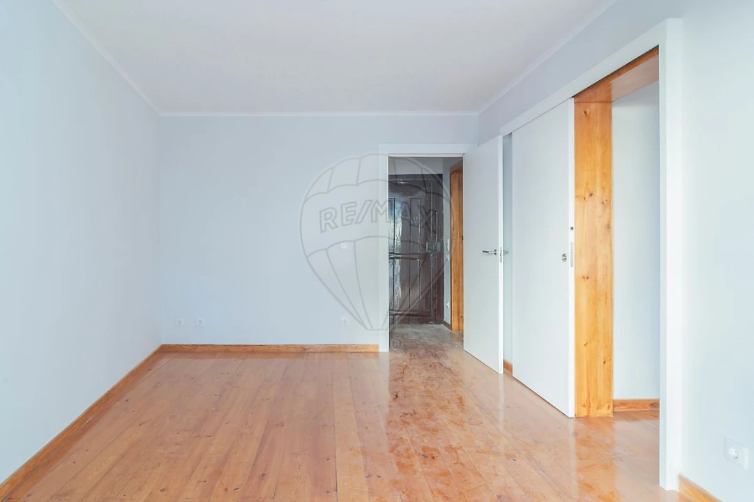 Apartamento T1 para Arrendamento em Santa Maria Maior Foto 4