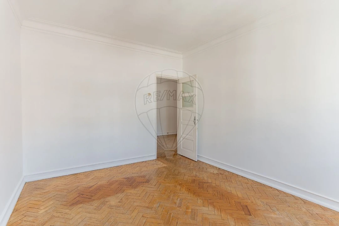 Apartamento T2 para Arrendamento em Ajuda Foto 15